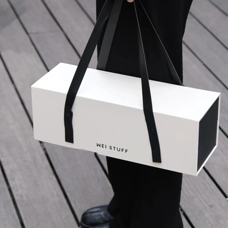 Tote Box